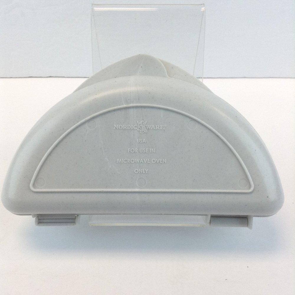 Nordic Ware Microwave Omelet Pan Egg Cooker